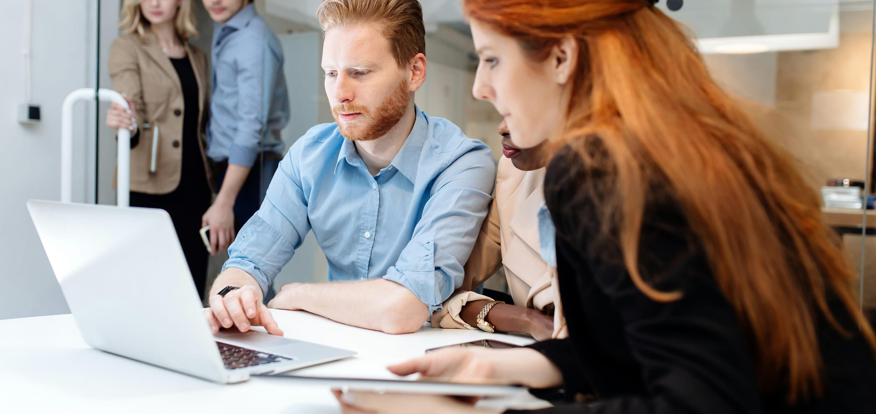 de_leistungen_softwareentwicklung_00_hero (1)