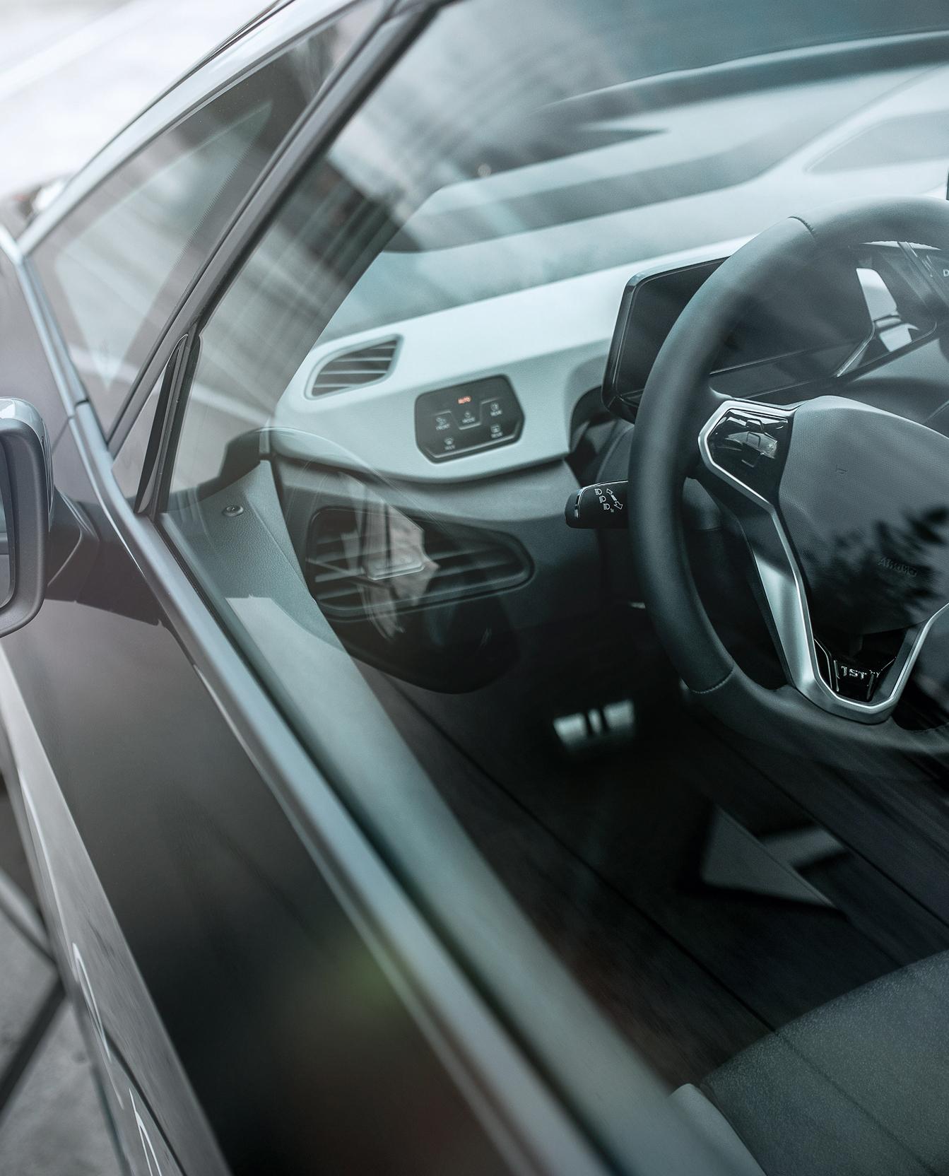 ai_automotive_autonomous-driving_01_text-with-image