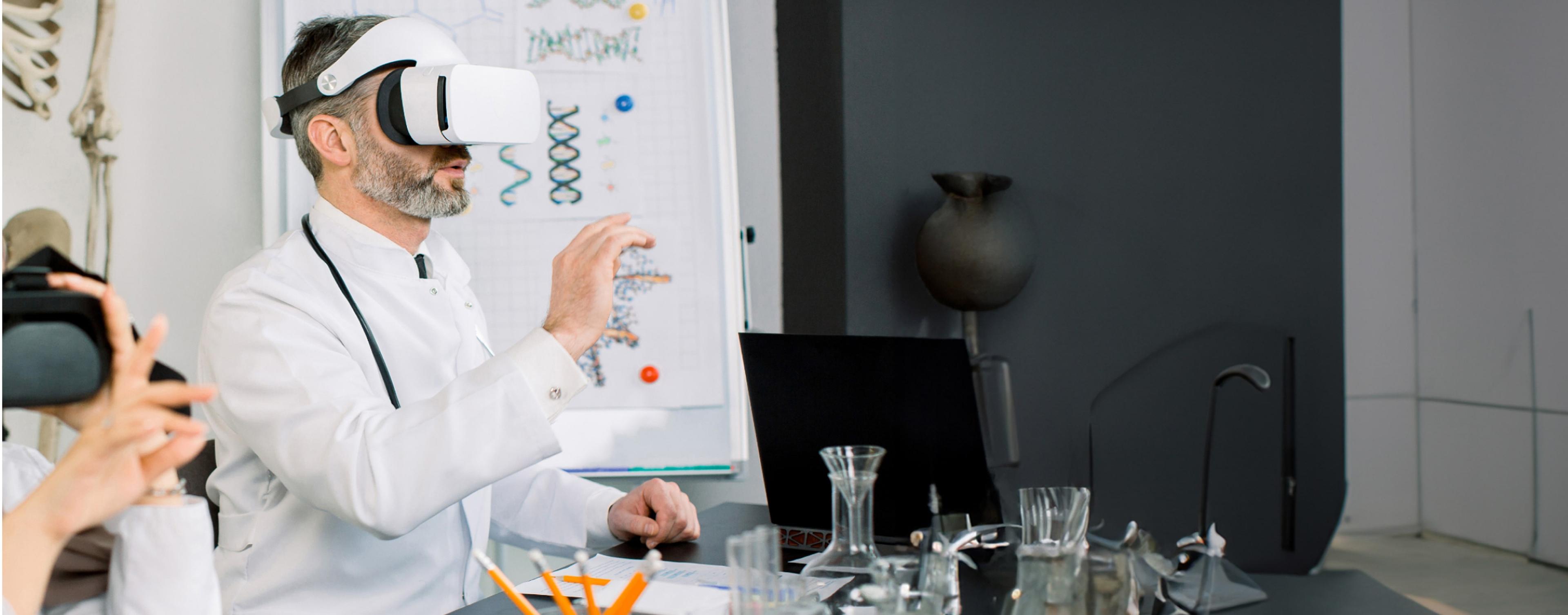de_healthtech_virtual-reality_medizinische-ausbildung_03)cta-with-blur