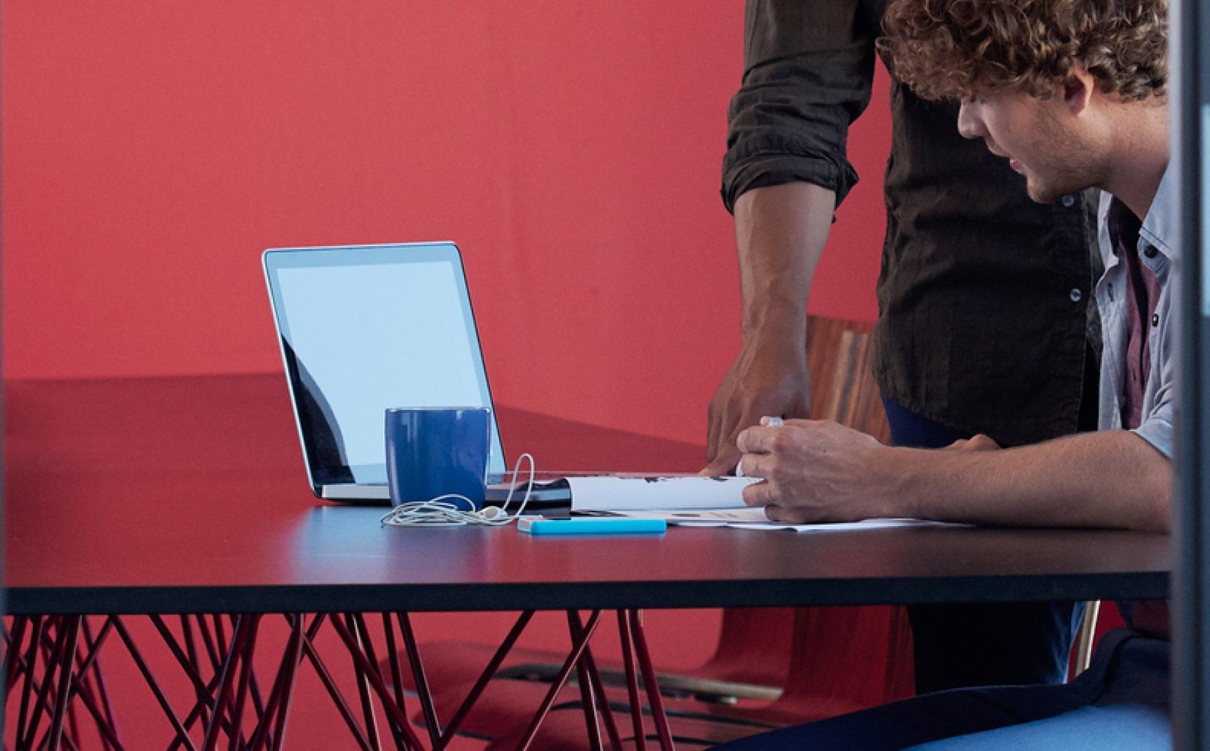 de_leistungen_outsourcing-der-softwareentwicklung_03_text-with-image