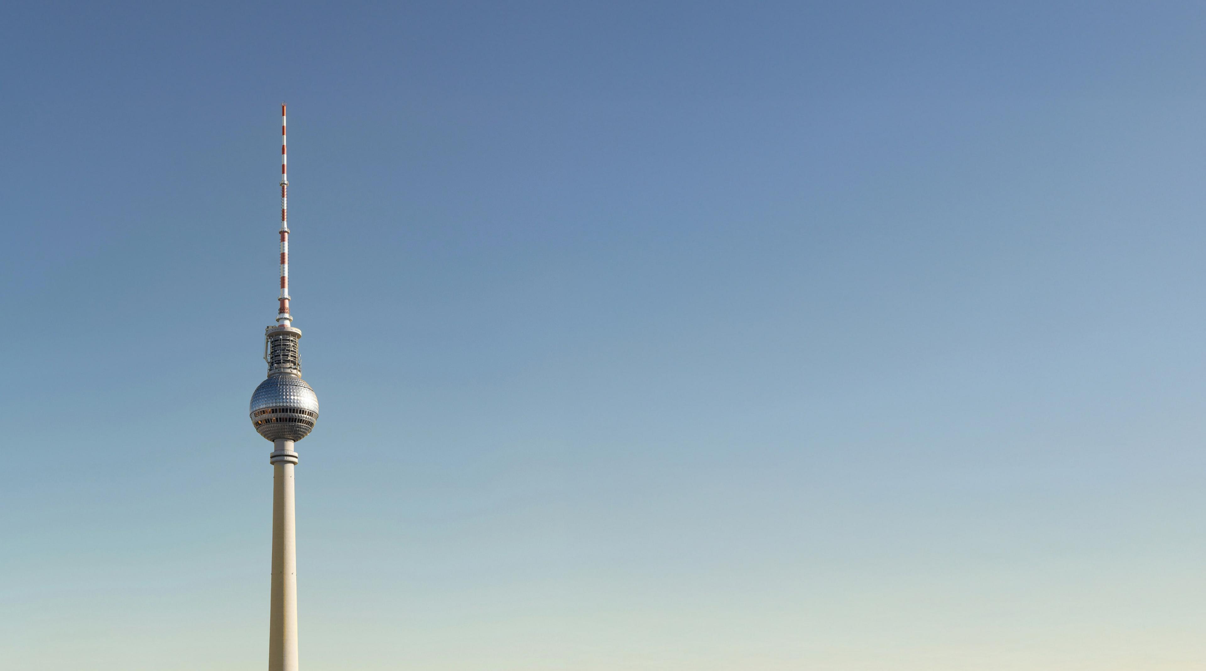 de_leistungen_outsourcing-der-softwareentwicklung_06_cta-with-blur-