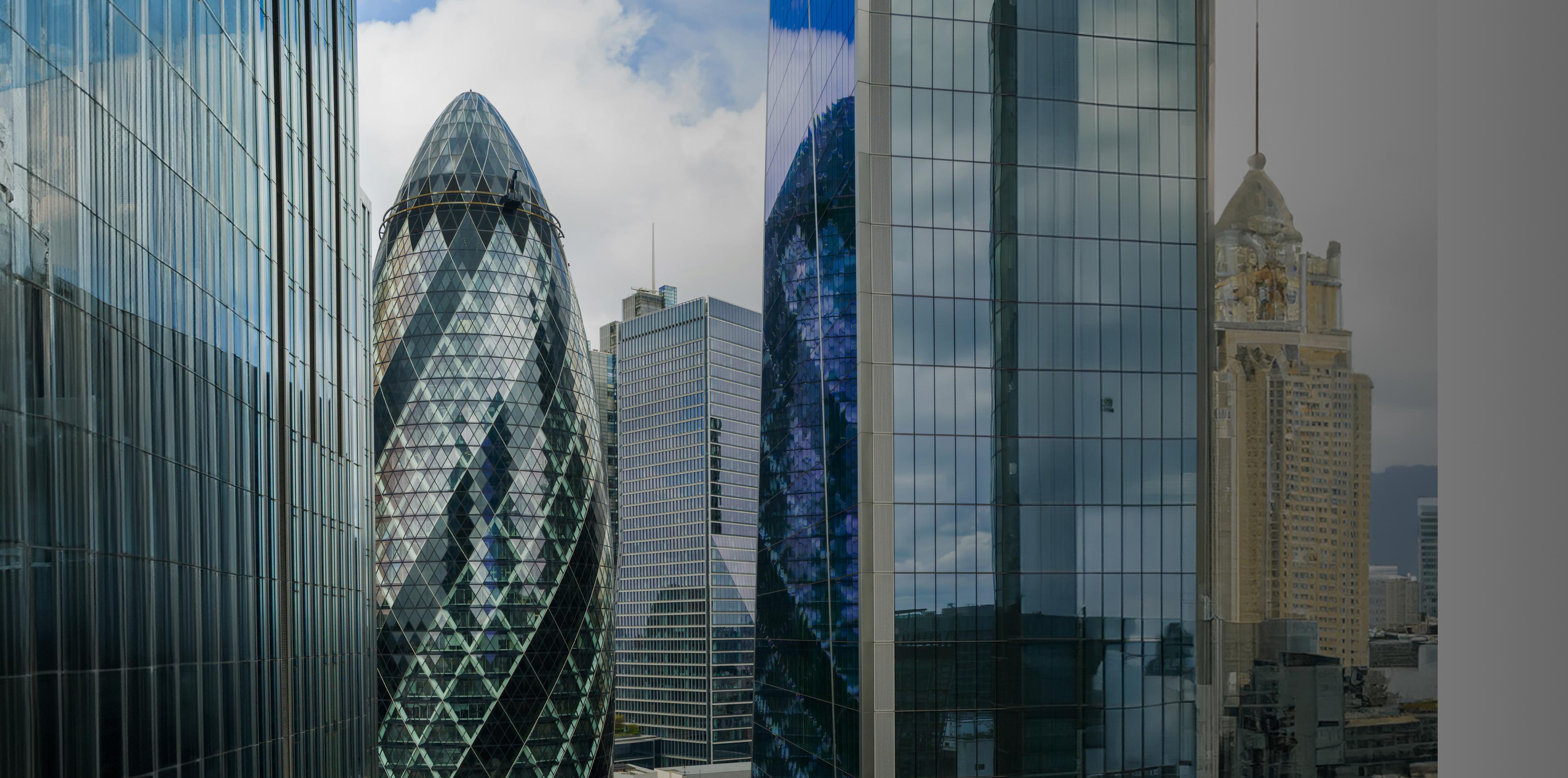uk_bespoke-software-development_nearshore_04_cta-with-blur