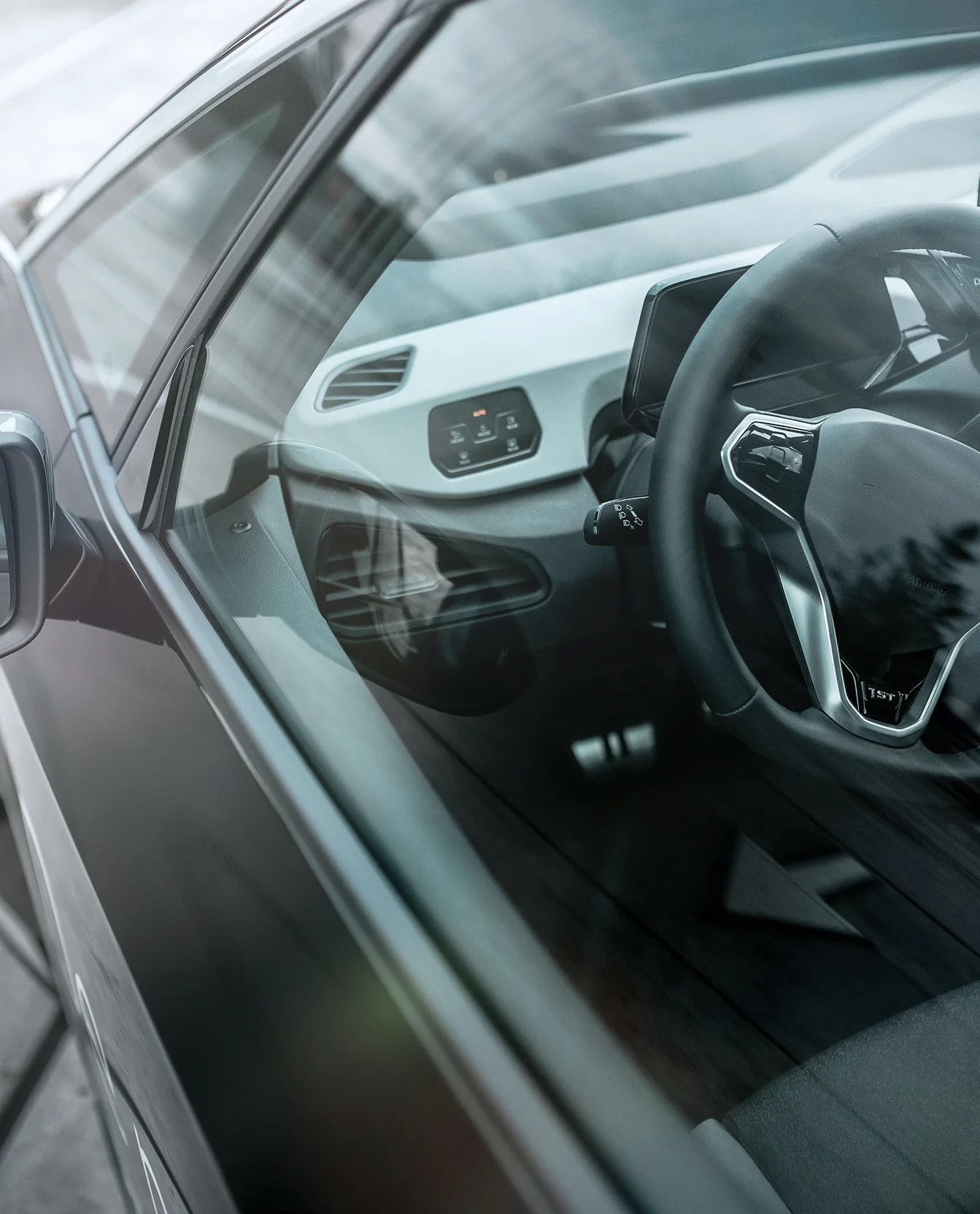 ai_automotive_autonomous-driving_01_text-with-image