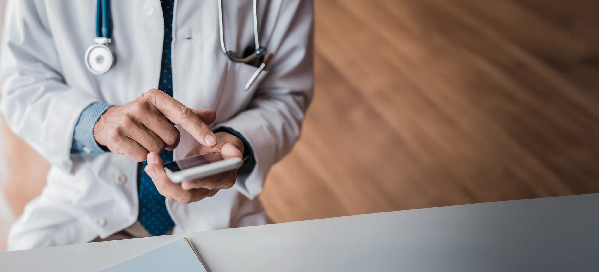 de-healthtech-app-entwicklung_01_cta with blur