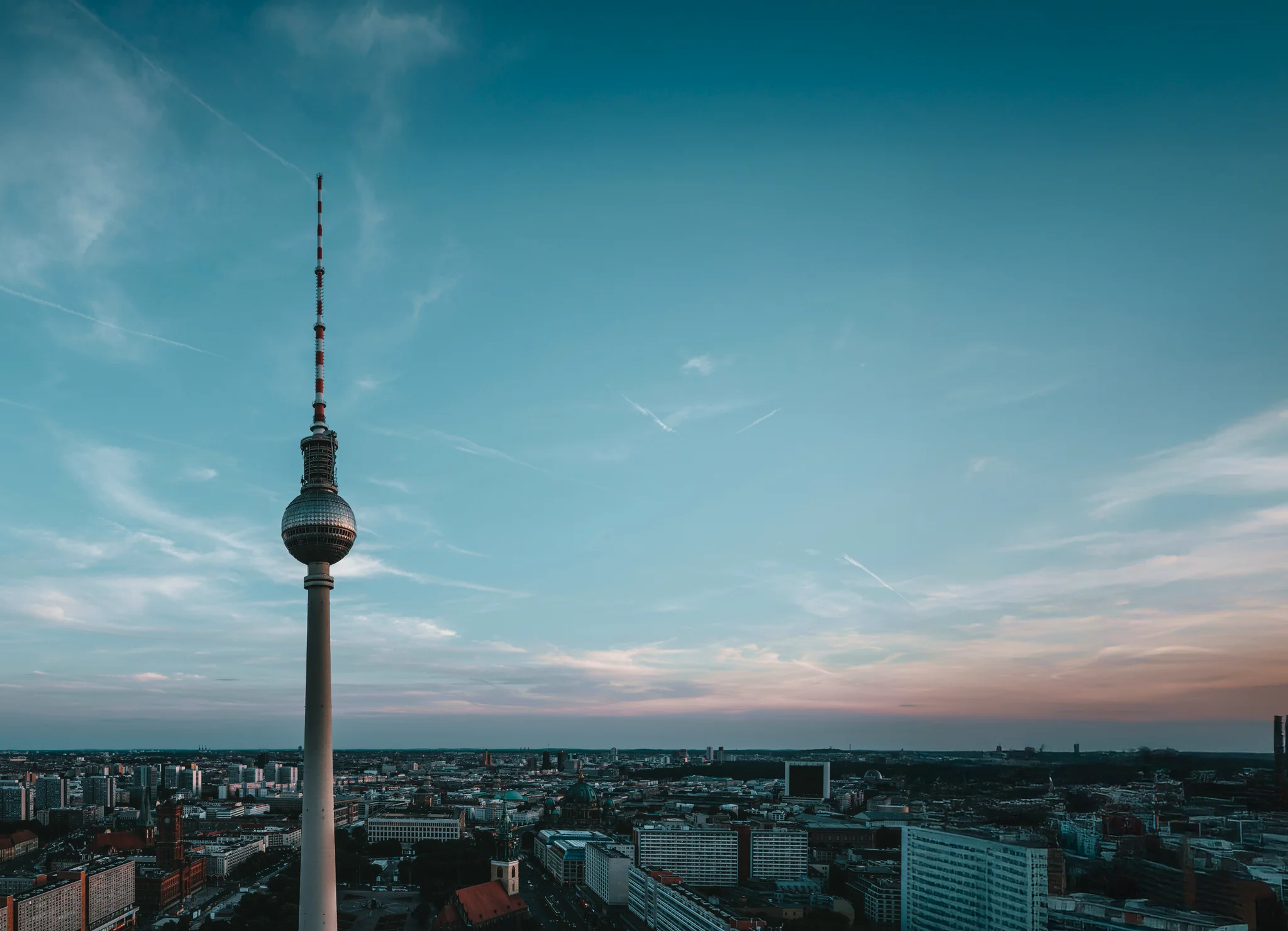 de_fintech-finanzbranche_02_cta with blur