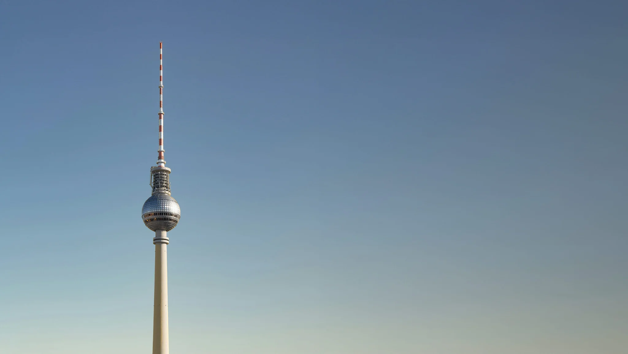 de_leistungen_mobile-entwicklung_03_cta-with-blur (1)