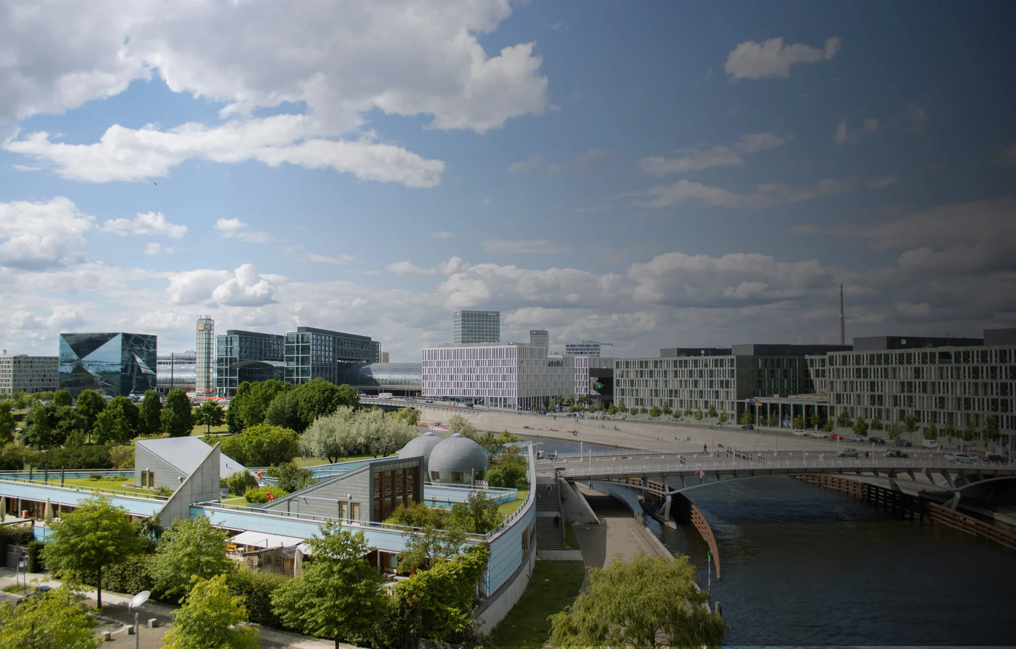 de_leistungen_softwareentwicklung_wartung-und-weiterentwicklung_07_cta-with-blur-2