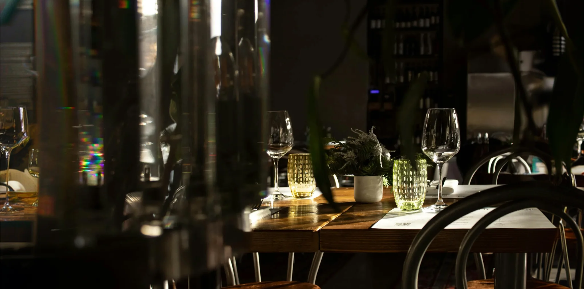 de_ueber-uns_techtisch_01_story@2x