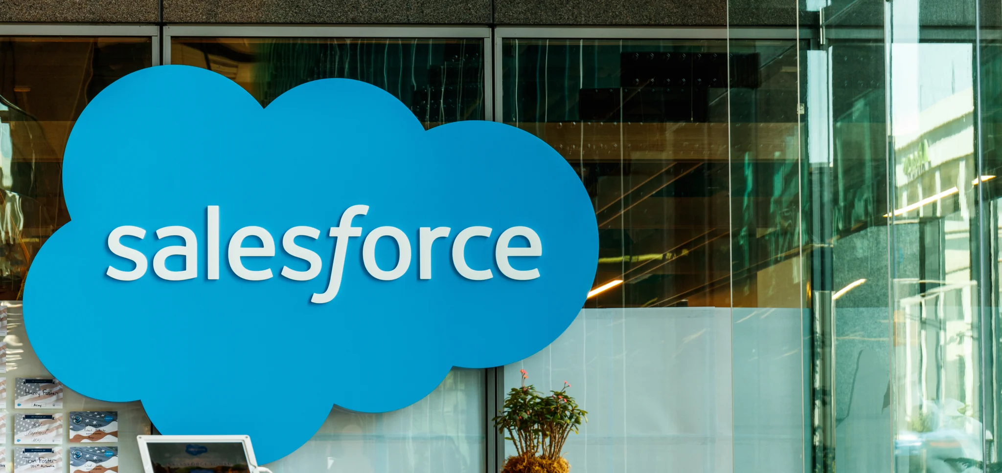 salesforce-clouds-sales_00_hero