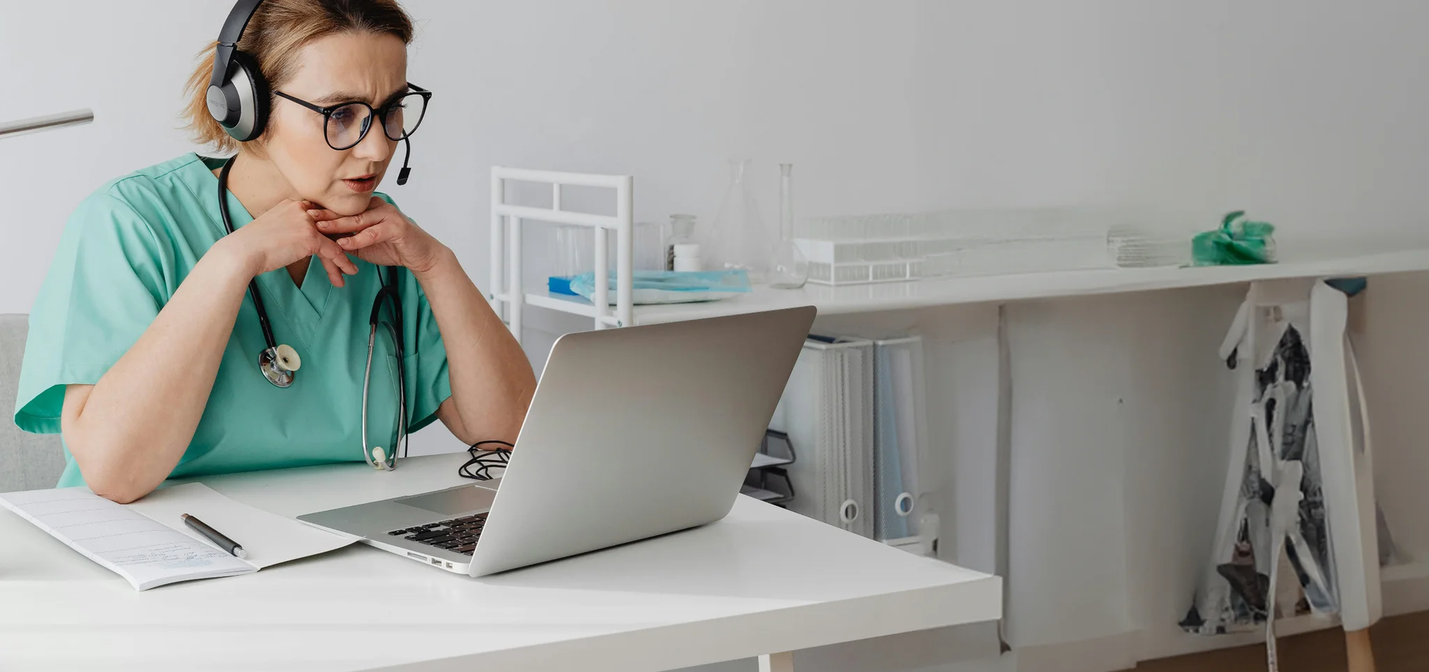 uk_healthcare_telemedicine_04_cta-with-blur